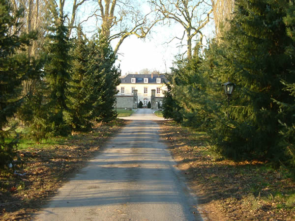 The approach to the Morgannwg Hotel