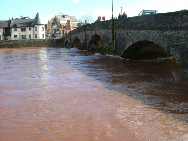 The muddy Usk in spate on 06.03.07