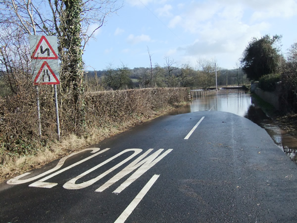 Near Adrian Court (the road to Llanllowell), 27.01.13