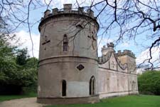 Clytha Castle