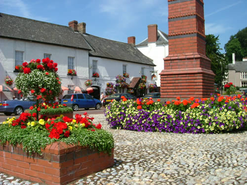 Twyn Square, Usk, July 2006